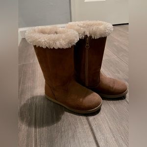 Girls winter boots.